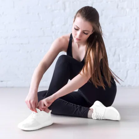 تنظيف الحذاء الأبيض بـ4 خطوات