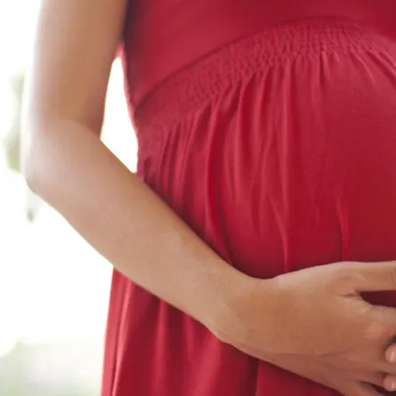 الحوادث المرورية.. شبح يهدد حلم الأمومة