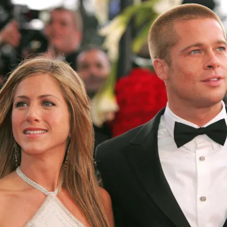 من جديد... براد بيت يتواصل مع جنيفر أنيستون