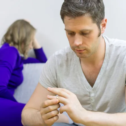 4200 دينار لرجل تركته زوجته بعد 3 أيام من الزواج