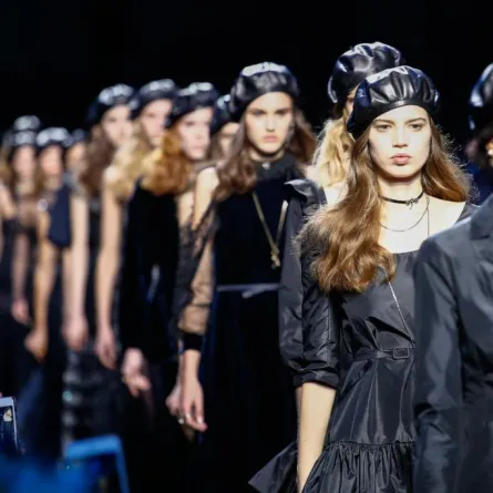 بين الرومانسية والعصرية مجموعات اليوم الرابع من أسبوع الموضة في باريس!