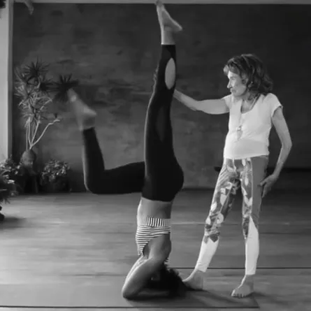 هندية تجاوزت المائة عام وتدخل موسوعة جينس بسبب اليوغا