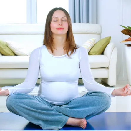 اليوغا تُخفّف من التوتر والإجهاد أثناء الحمل