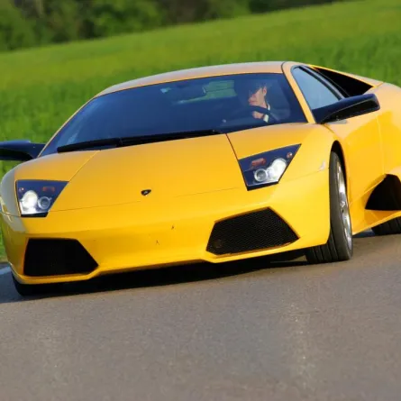 دراسة: "السيارة الصفراء" تجنِّبك الحوادث