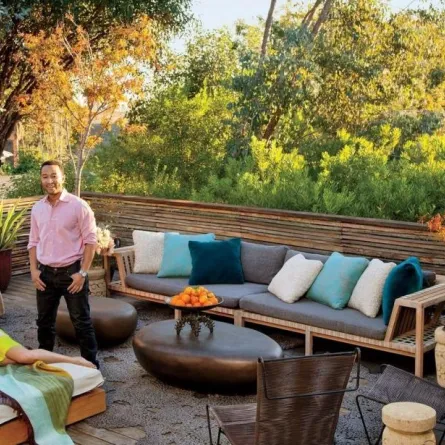 "ديكورات" منزل جون ليجند موقعة بأسماء عالميّة