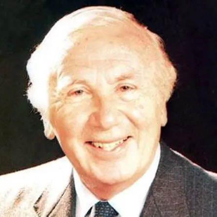 شاعر المرأة نزار قباني، ماذا قال للنساء؟