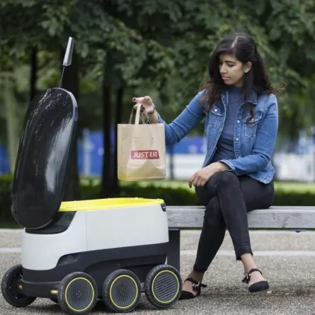 روبوتات في إستونيا لنقل الطعام