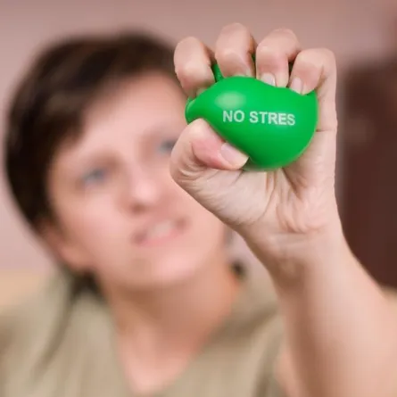 صنع كرة مكافحة الإجهاد (سترس بول) بـ5 خطوات