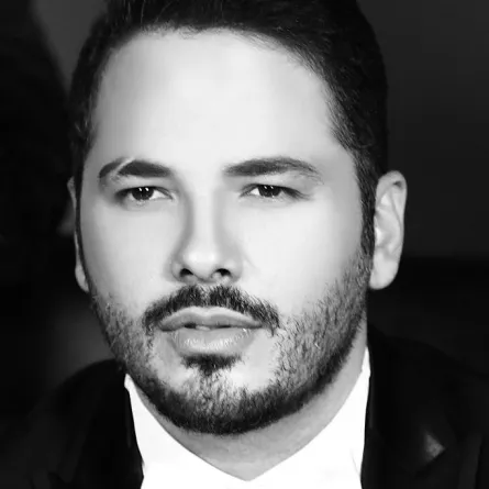 كيف بدأ الخلاف بين رامي عياش وفارس كرم؟