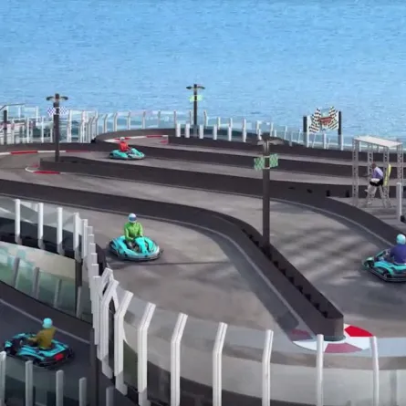 سفينة سياحية بمضمار لسباق السيارات!