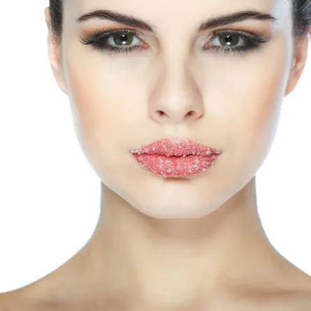 الصبار والسكر لتكبير الشفاه بشكل طبيعي