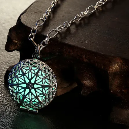 عقود بتصميم دائري لإطلالة عصرية أنيقة