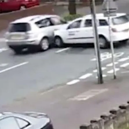 بالفيديو.. أم تنشر فيديو لحظة وفاة إبنها في حادث سير مأساوي