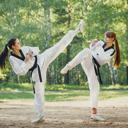 سعوديات يحترفن في "الفنون القتالية"