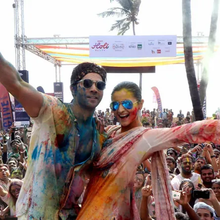 بالصور: نجوم بوليوود يحتفلون بيوم الهولي