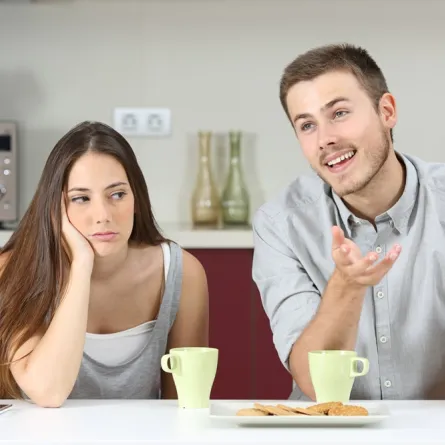 كيف تعرفين أن زوجك مختل عاطفياً؟