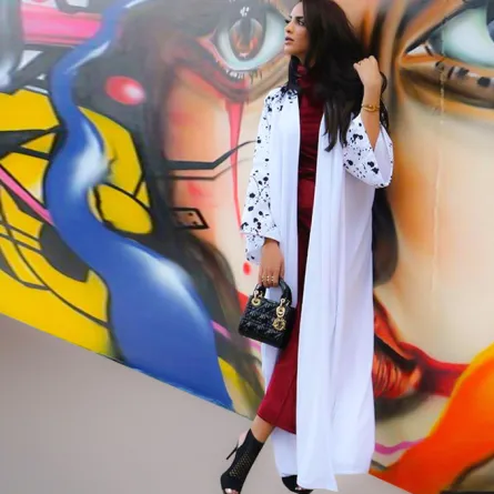 الفاشينيستا "آية فيصل" بالعباية على الانستقرام