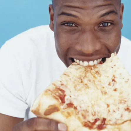 دخل في غيبوبة والسبب... بيتزا