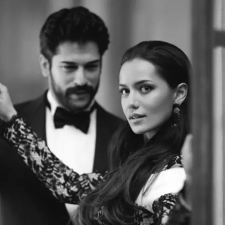 فهرية أفجين وبوراك أوزجيفيت التزما بالأعراف التركية في حفل خطوبتهما