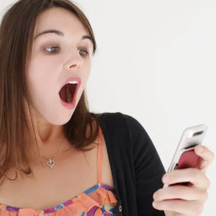 دراسة: الشباب أكثر قلقاً عند فقدان هواتفهم الذكية