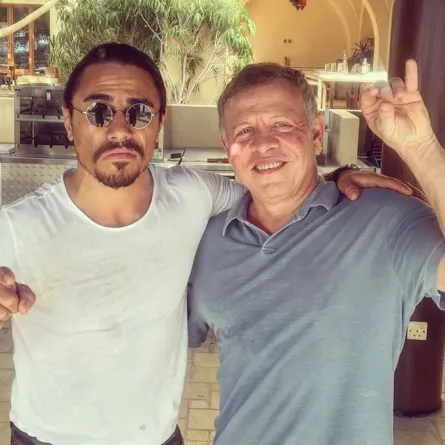 ملك الأردن يقلّد الطاهي التركي «حبيب الملح»