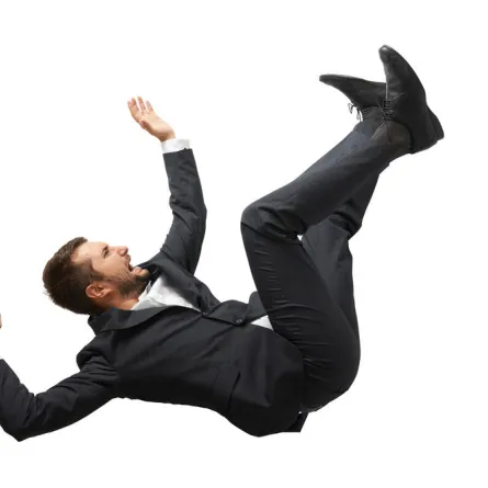 مسابقة القصة الفكاهية: السقوط الحر