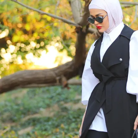 الفاشينيستا مرمر أيقونة الموضة للمرأة المحجبة