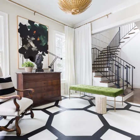 الأخضر والمخمل والرخام في موضة الربيع