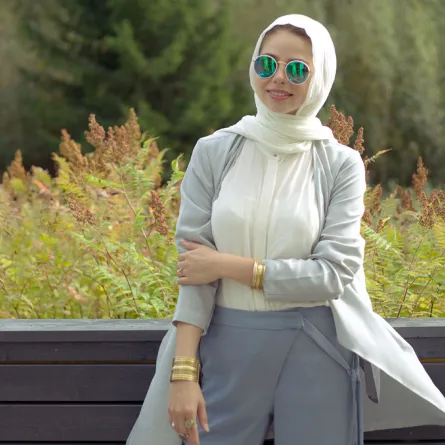 أزياء محجبات تظهركِ أكثر طولا