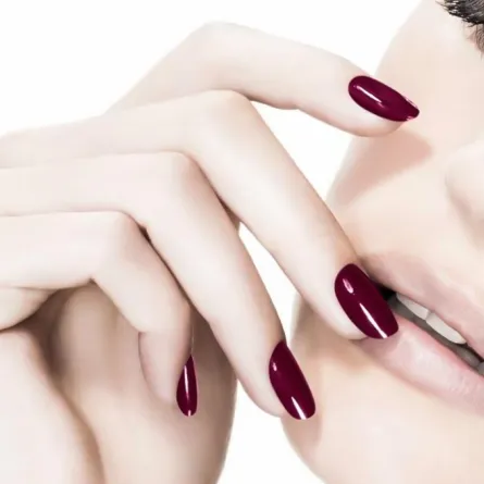 خدع لازالة طلاء الأظافر من دون تكسّرها