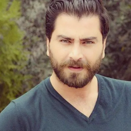 معتصم النهار يخوض في حياة الجواري والقصور