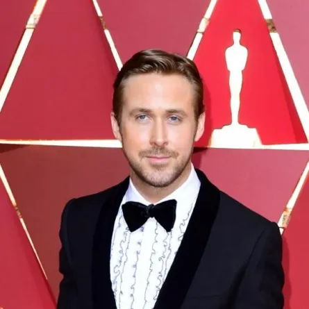 وأخيراً..راين غوسلينغ يكشف عن سبب ضحكته الغريبة في الأوسكار