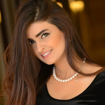 علا الفارس الإعلامية صاحبة الإطلالات الراقية