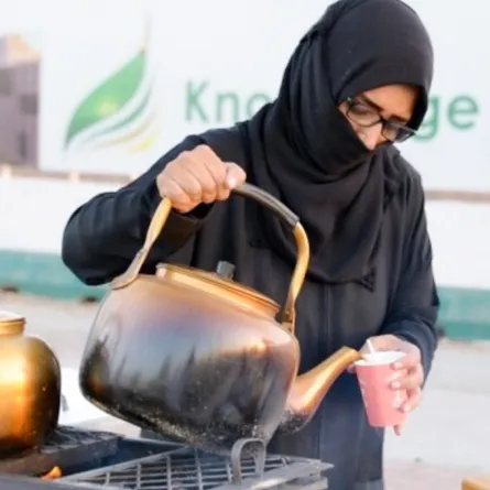 منها بائعة الشاي بالمدينة.. أبرز 8 قضايا أثيرت عبر «مواقع التواصل» 