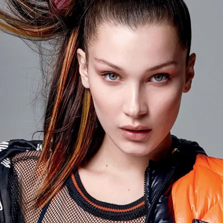 بيلا حديد تلهمك اطلالات شبابية عصرية 