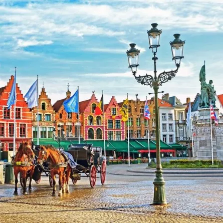 عناوين السياحة في "المدينة القديمة" بـ"بروج" البلجيكية