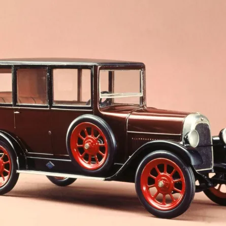 "كرنفال السيارات النادرة" في السعودية