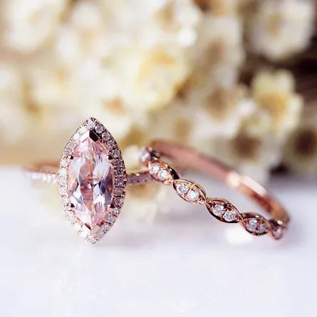 خواتم زفاف بأحجار زهرية!