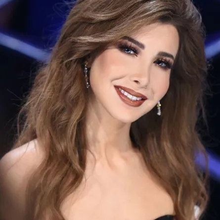 نانسي عجرم من على شرفة منزلها: "إنتظروني اليوم"