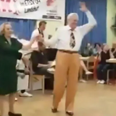 بالفيديو .. رقصة ثنائي مسن تحصد 62 مليون مشاهدة