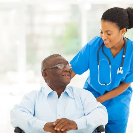 بهدف تعزيز مكانتهم: «حقوق كبار السن» في بوابة معاً