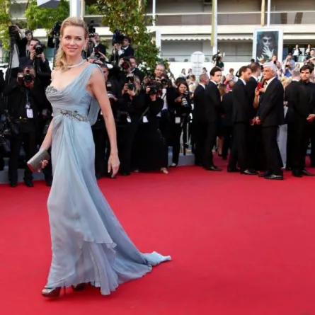 بالصور: ناعومي واتس بالمرصاد للمعجبين ووسائل التواصل الاجتماعي تشتعل