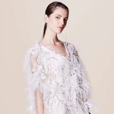 جلابيات وعبايات باللون الأبيض الصافي لإطلالات راقية!