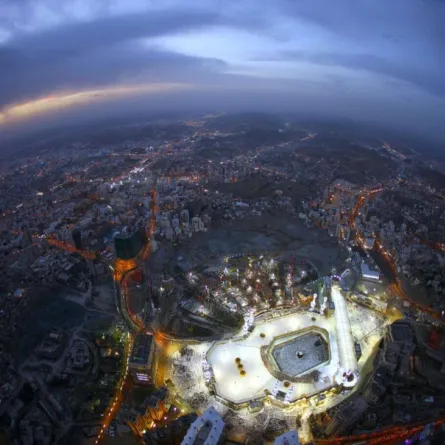 100 صورة عانقت روحانيات مكة المكرمة والمدينة المنورة تتنقل في ولايات أمريكية