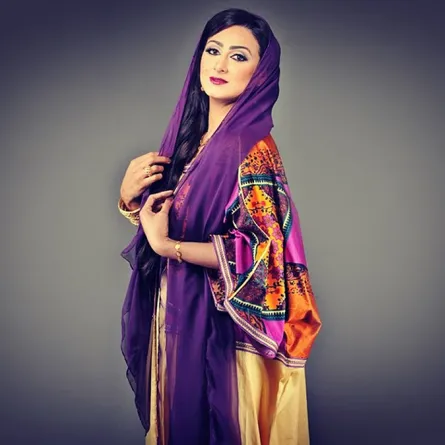 بعد الهجوم العنيف عليها...هيفاء حسين: دوري ليس استعراض ملابسي والـ"نيو لوك" على السجادة الحمراء