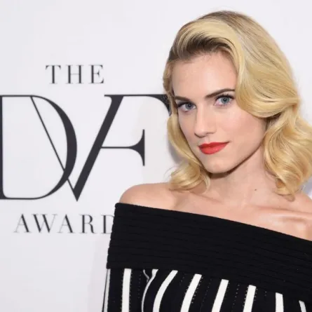 النجمات يُكرّمن بحفل جوائز DVF ويخترن اطلالات باهرة!