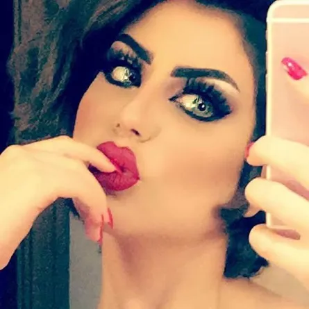 حليمة بولند تلجأ إلى القضاء وترفع شعار "اللي بيتو من زجاج لا يرمي الناس بحجر"