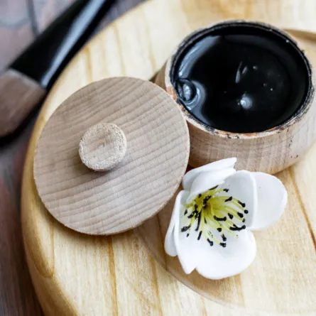 ماسك الفحم المذهل لبشرتك قبل زفافك