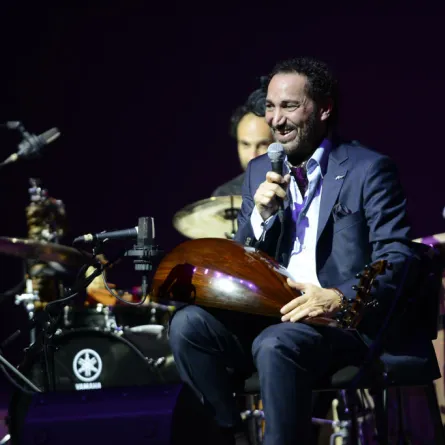 نصير شمة في "حفل السلام العالمي" رسالة حب وتسامح من الكويت