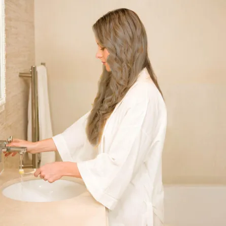 طريقة للتخلص من انسداد حوض الغسل